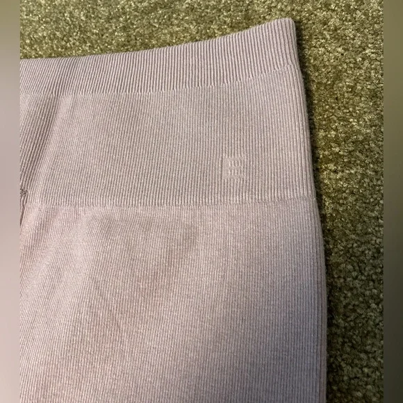 EVERLANE The Seamless Leggings Dusty Lavender NWT - Picture 4 of 7